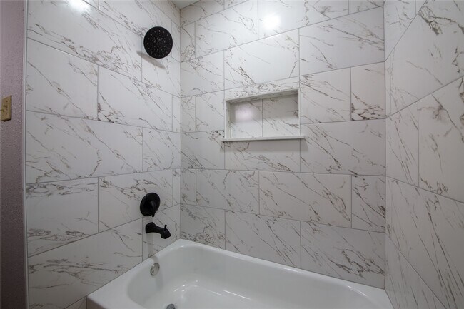 Building Photo - 1011 Twinbrooke Dr