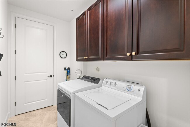 Building Photo - 8760 Bellano Ct