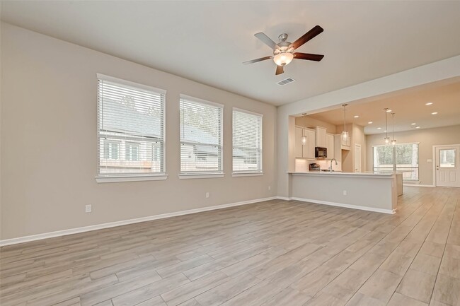 Building Photo - 348 Rise Ln