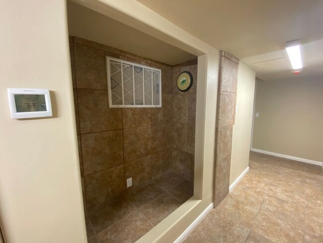 Building Photo - Hildale Apartment Utilities Included