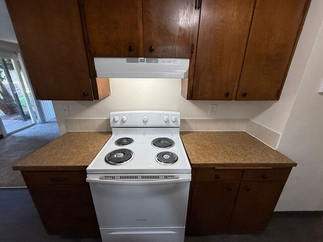 Building Photo - 3820 Iberis St NE