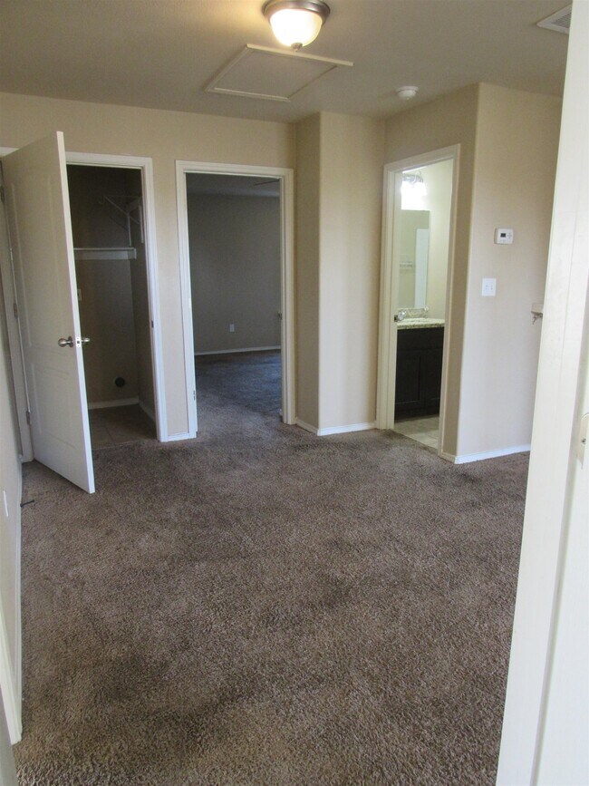 Building Photo - 6106 Eusebio Dr