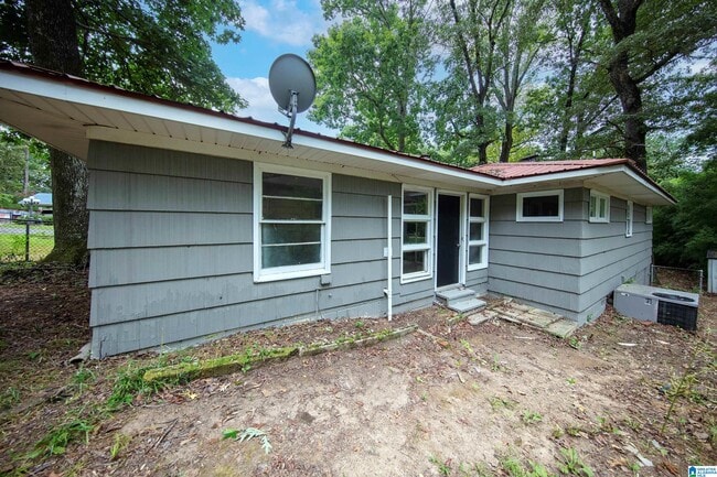 Building Photo - 656 Kenwood Dr