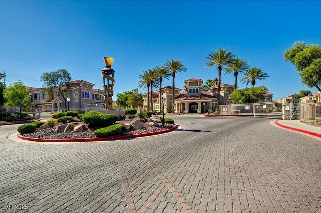 Building Photo - 10550 W Alexander Rd