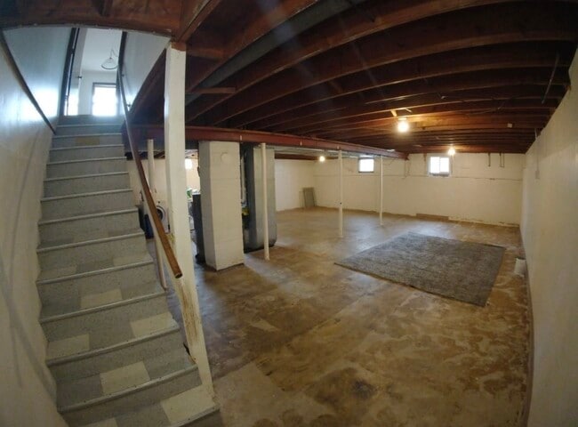 Building Photo - 5217 Newcastle Dr SE