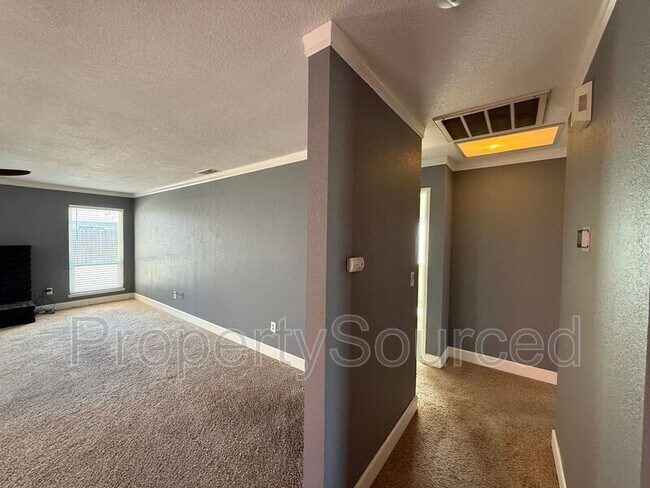Building Photo - 856 Nottingham Dr