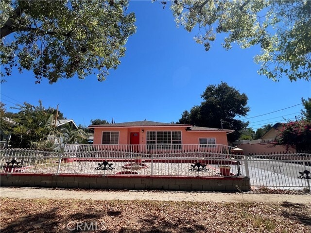 Building Photo - 1674 El Sereno Ave