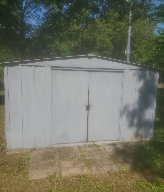 Building Photo - 1112 Britton Springs Rd