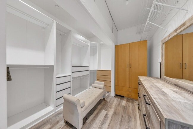 Building Photo - 53953 S River Rd