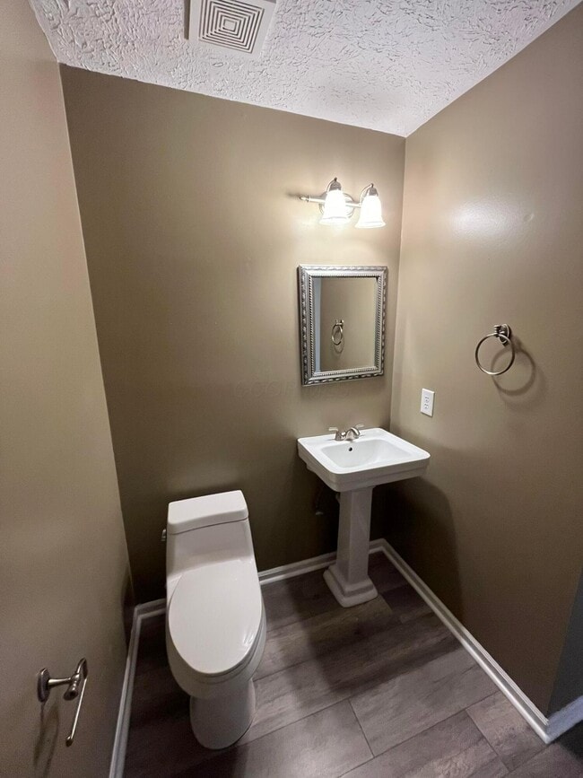 Building Photo - 208 Caswell Dr