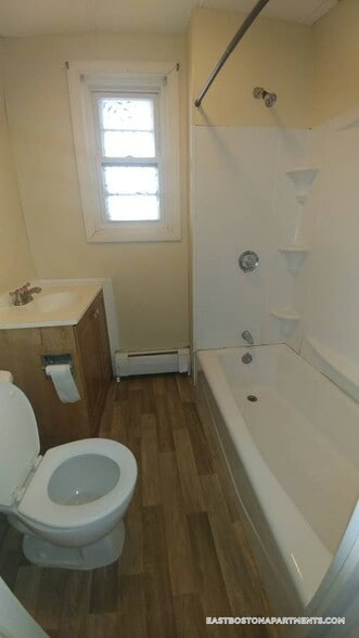 Building Photo - 103 Leyden St