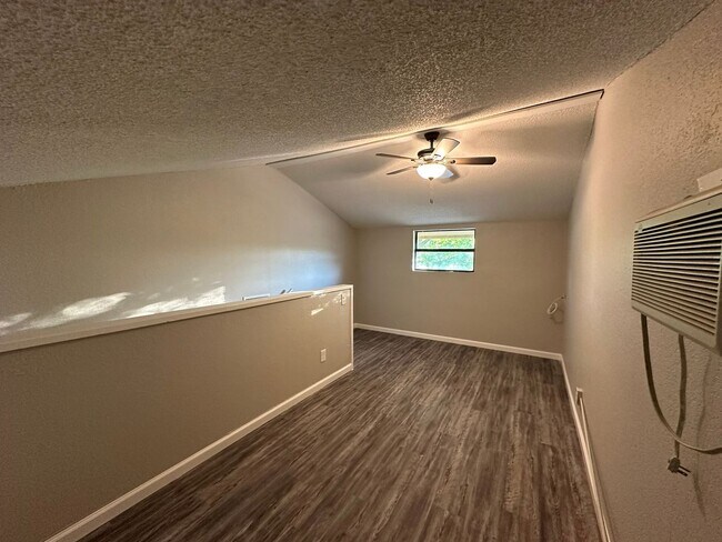 Building Photo - Ernest Properties 2 (295 Mooring Cir)