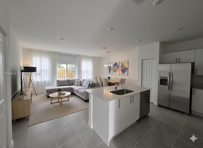 Building Photo - 1082 NW 2nd Ter