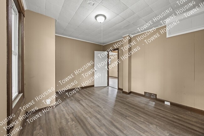 Building Photo - 1361 North Ave