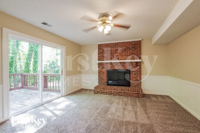 Building Photo - 7225 Rollingridge Dr