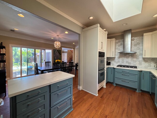 Building Photo - 596 Pettis Ave