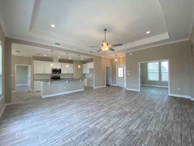 Building Photo - DCR642