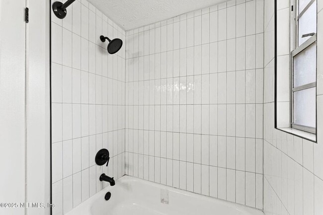 Building Photo - 2348 Sherrington St