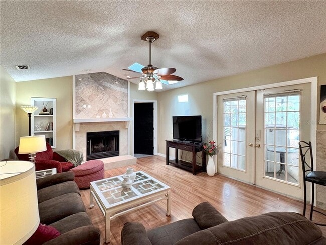 Building Photo - 1135 Colony Arms Dr