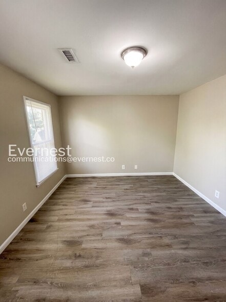 Building Photo - 901 Cimarron Ct