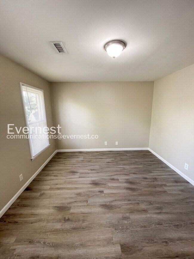 Building Photo - 901 Cimarron Ct