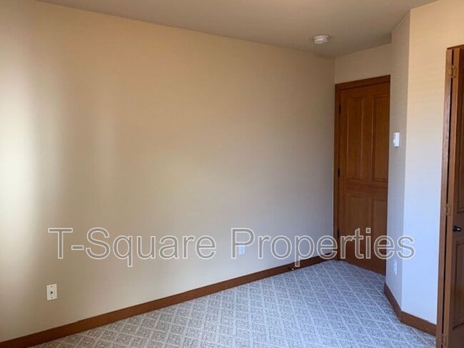 Building Photo - 14819 35th Ave W