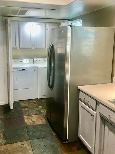 Washer/Dryer - 7800 E Lincoln Dr