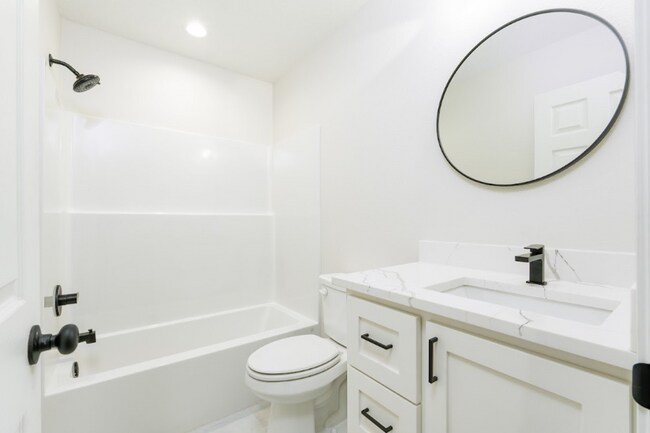 Building Photo - 116 Chisum