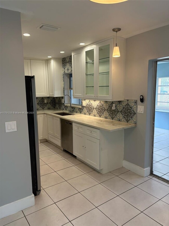 Building Photo - 6807 NW 75th St