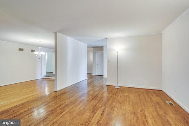 Building Photo - 7220 Vistas Ln