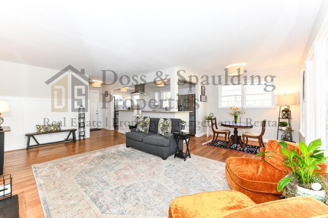 Building Photo - 4202 Henderson Rd