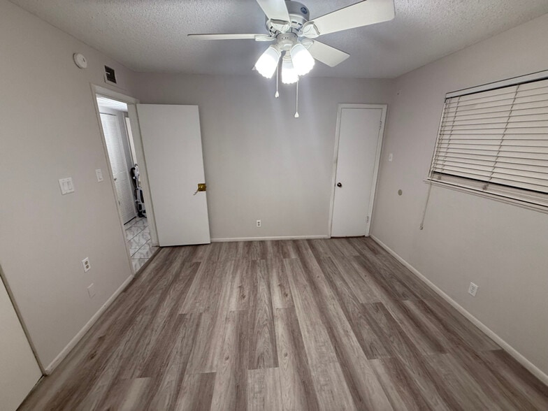 Building Photo - 5905 Fawn Ave