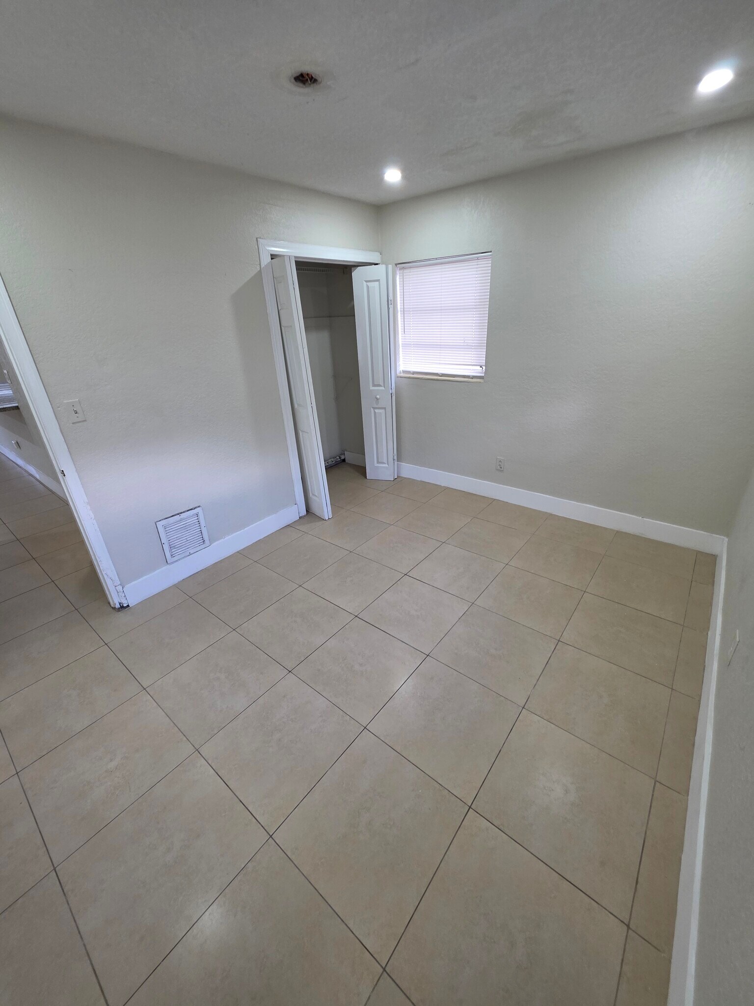 Building Photo - 341 Delaware Ave