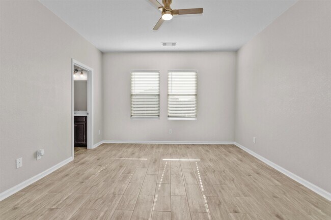 Building Photo - 1028 White Birch Ln