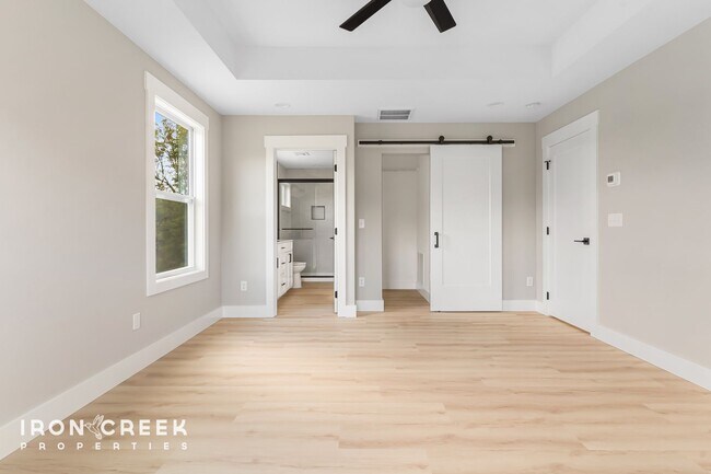 Building Photo - Modern 3-Bed/2.5-Bath Home with Fenced Yar...