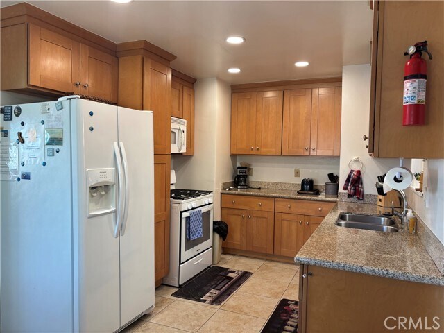Building Photo - 33791 Silver Lantern St