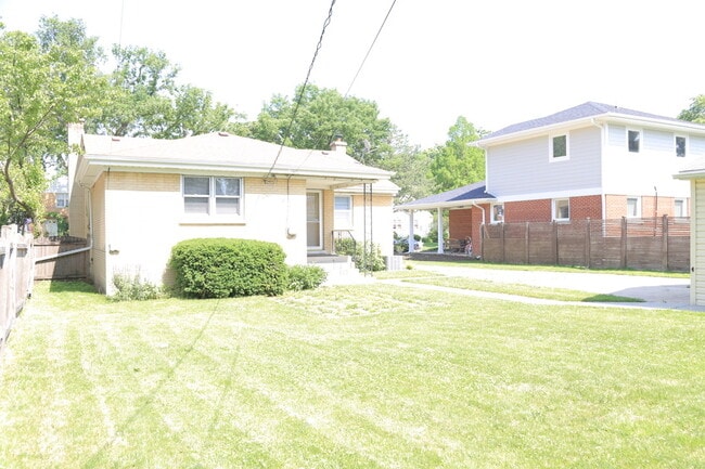 Building Photo - 3734 Morton Ave