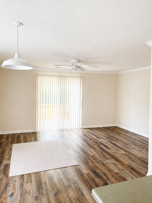 Building Photo - 847 Woodside Creek Dr
