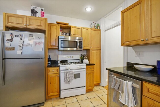Building Photo - Great Mission Hill 4 bed