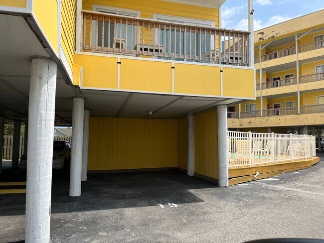 Building Photo - 302 Canal Dr