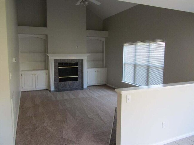 Building Photo - 537 Forest Hill Dr