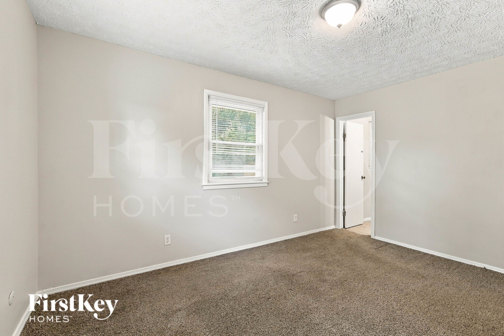 Building Photo - 4455 Stuart Dr