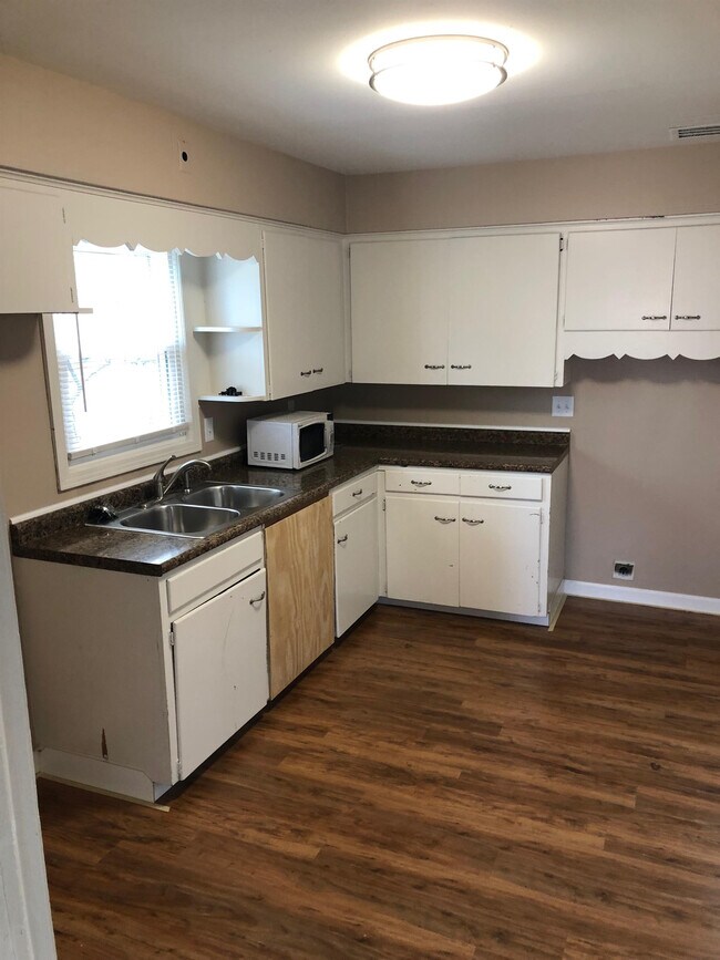 Building Photo - 6506 N 36th St