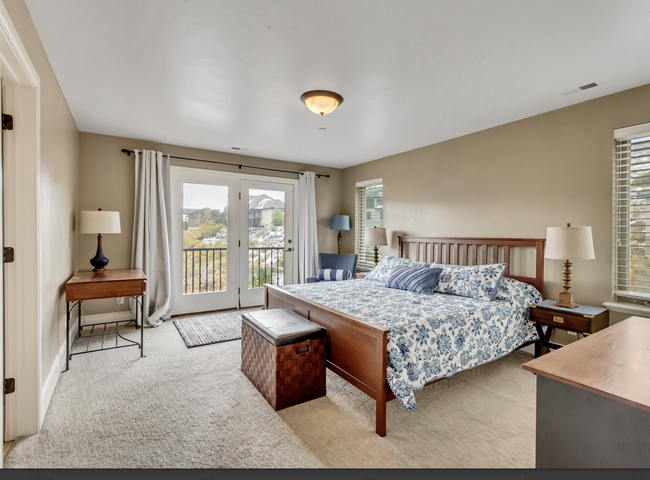 Upstairs Bedroom - 2318 E Mercer Point Cir