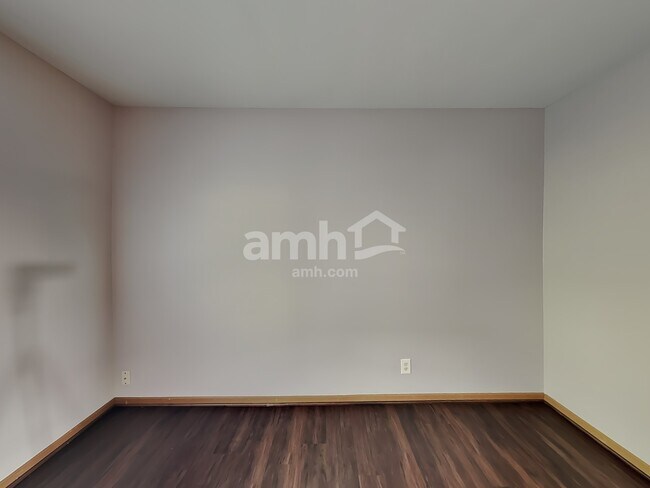 Building Photo - 20947 Barrington Ln