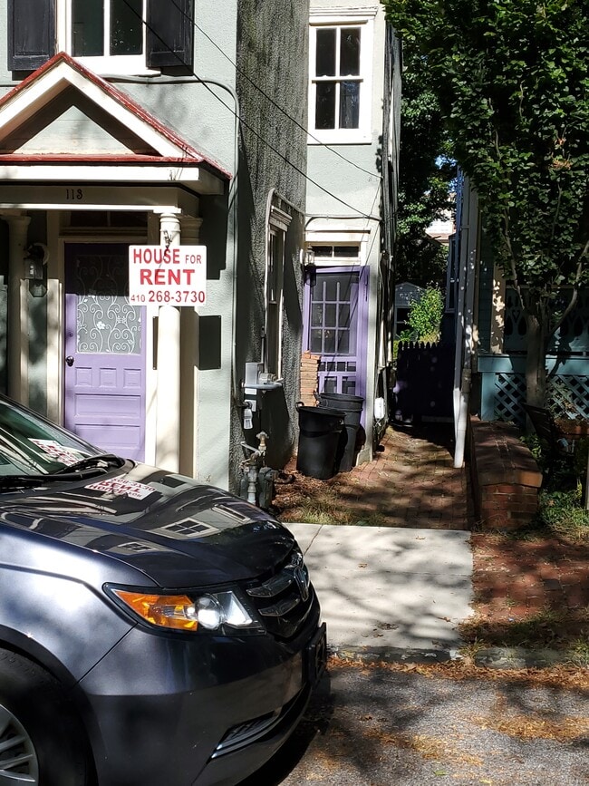 Building Photo - 113 Charles St