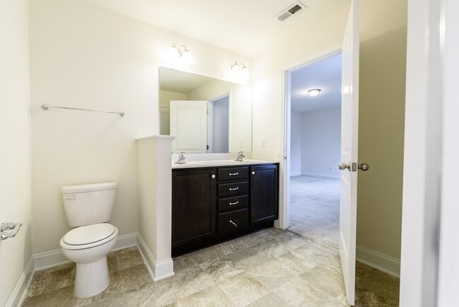 Building Photo - Beautiful home in Cleveland Springs