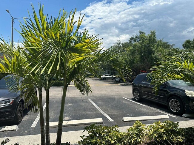 Building Photo - 5440 S MacDill Ave