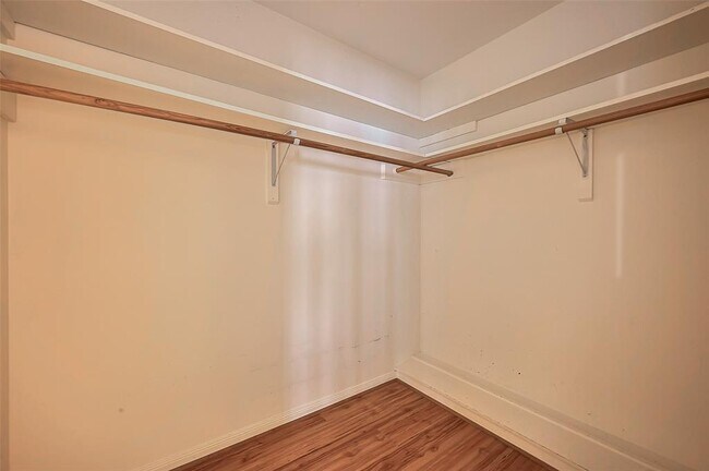 Building Photo - 7906 Braesview Ln