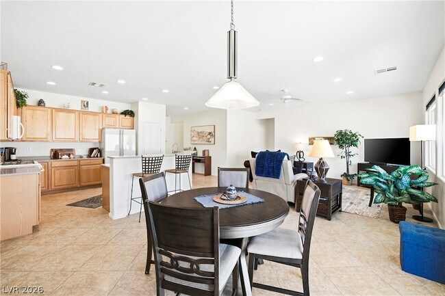 Building Photo - 2635 Solera Moon Dr